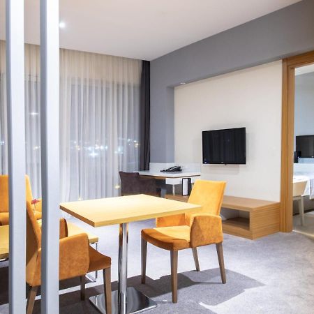 Ramada Plaza By Wyndham Istanbul Asia Airport Kocaeli Buitenkant foto